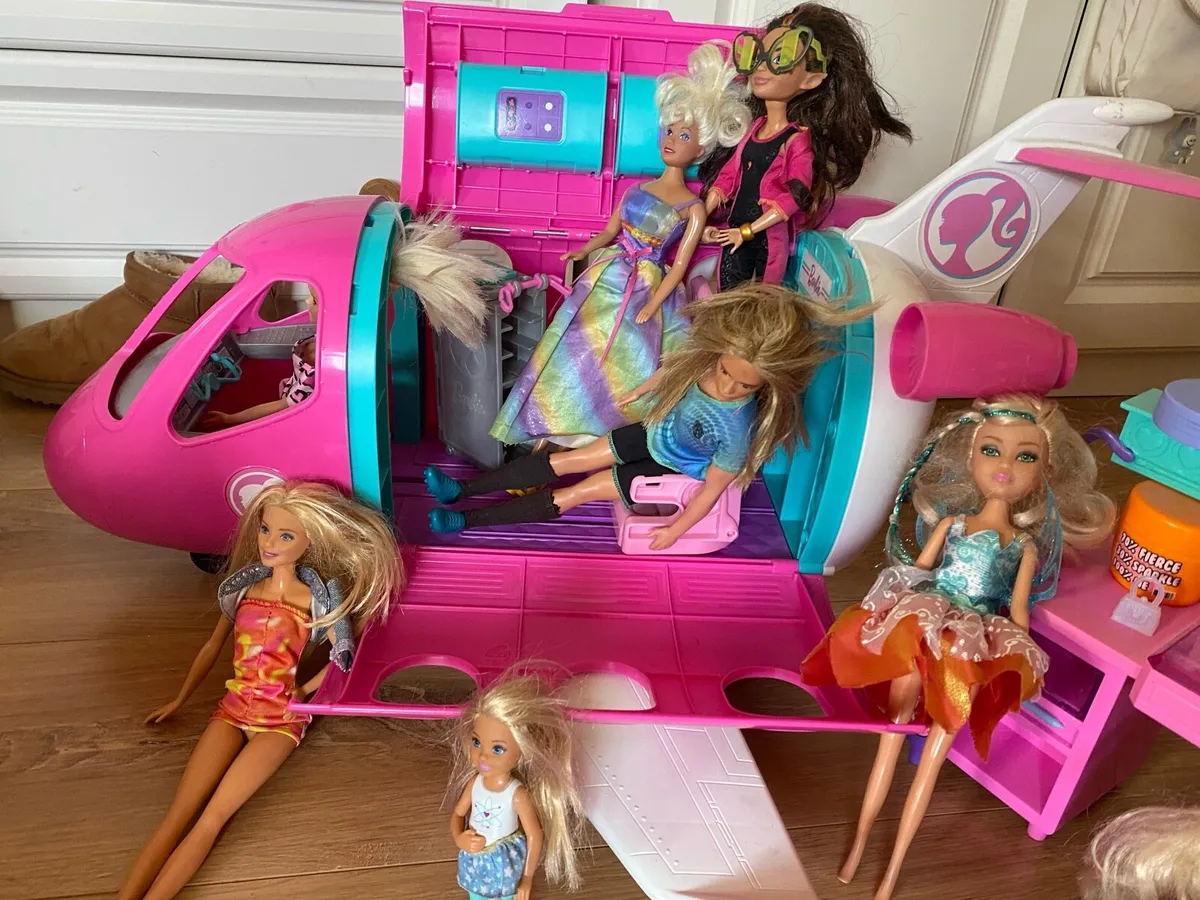Barbie ambulance & Barbie aeroplane - Image 1