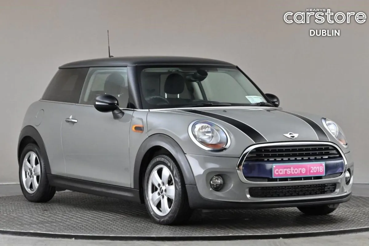 MINI Cooper 1.5 D 6spd  bitone Roof - Image 1