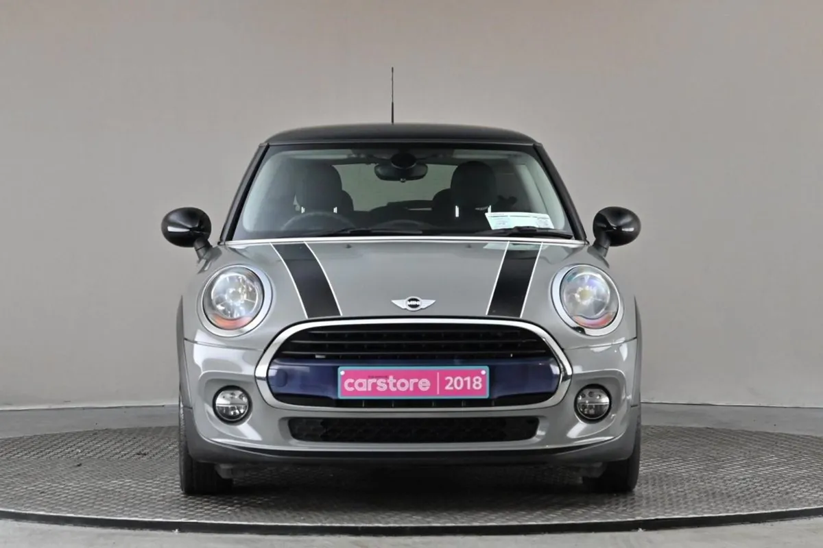 MINI Cooper 1.5 D 6spd  bitone Roof - Image 2