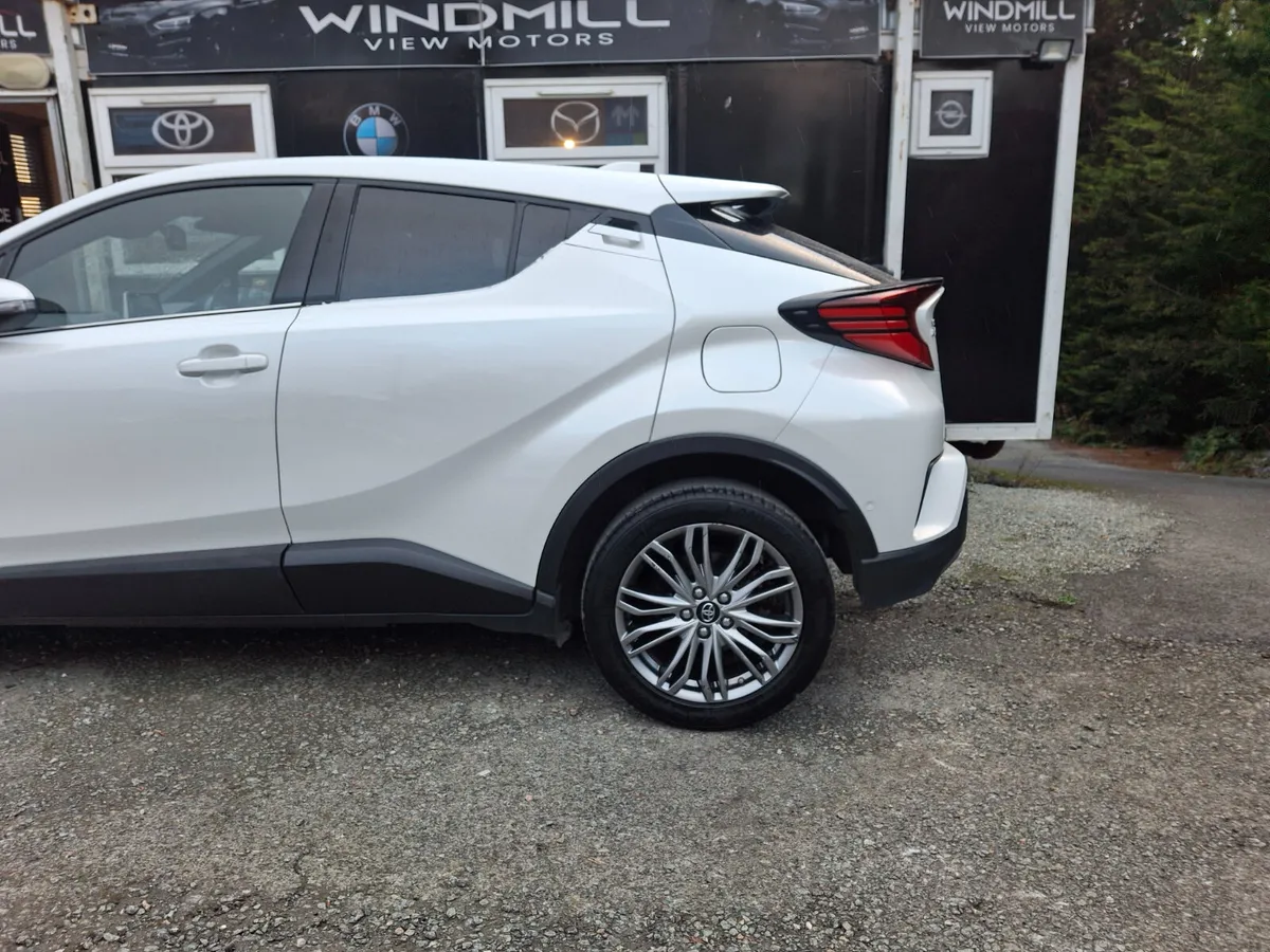 Toyota C-HR 1.8 HYBRID - Image 4