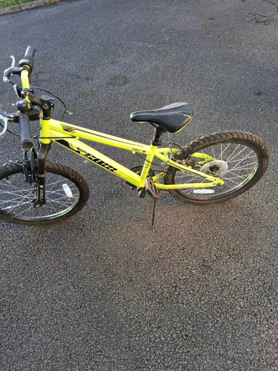 Boy's bike - Image 1