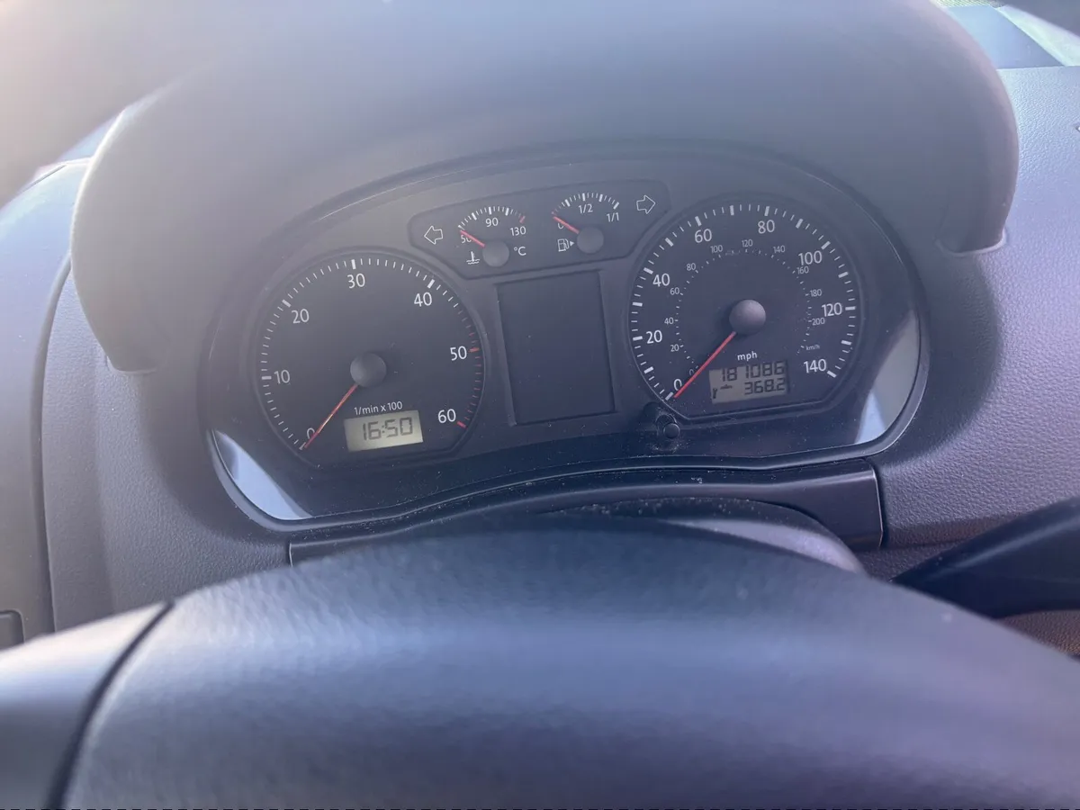 Volkswagen Polo 2009 - Image 3