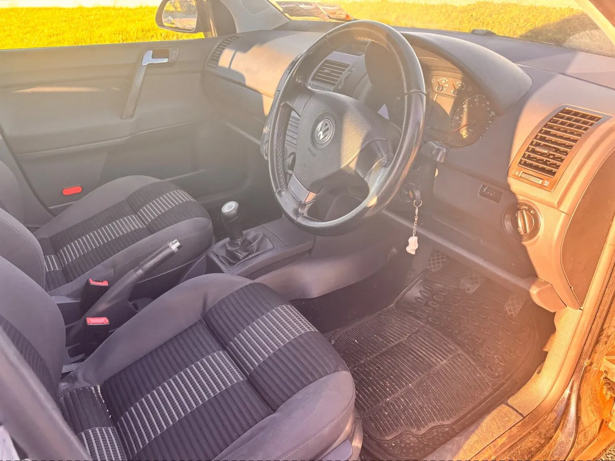 Volkswagen Polo 2009 - Image 4