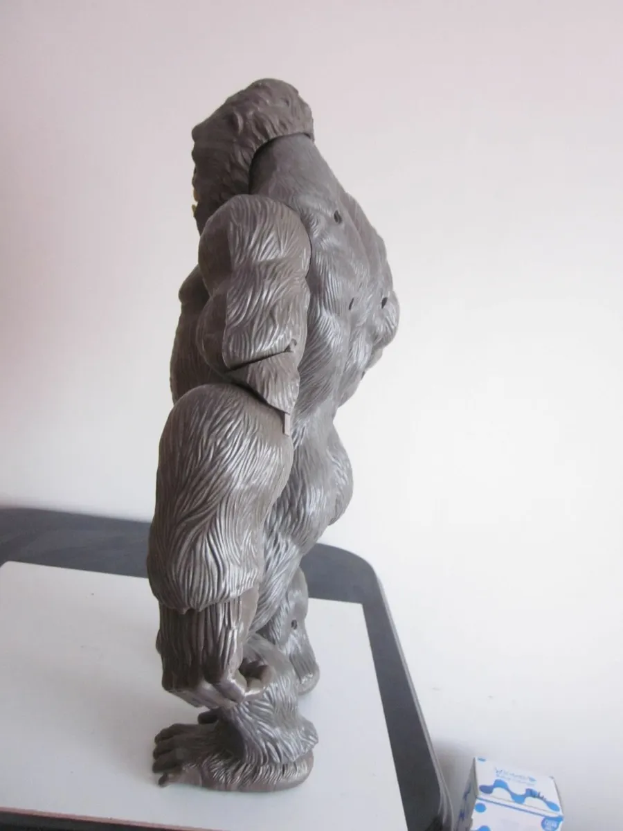 King Kong Skull Island Poseable Action Figure 18" - Image 2