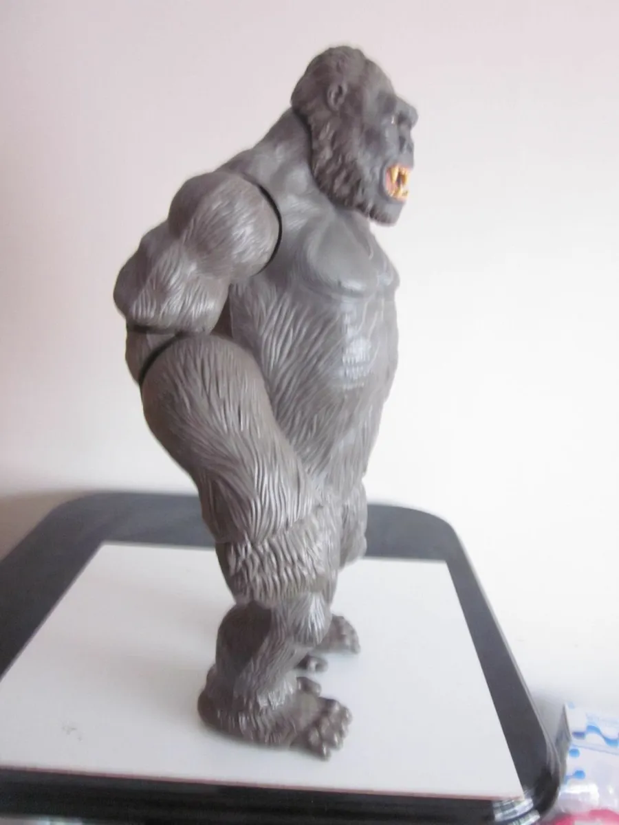 King Kong Skull Island Poseable Action Figure 18" - Image 4