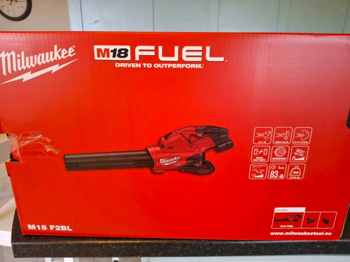 Milwaukee leaf blower