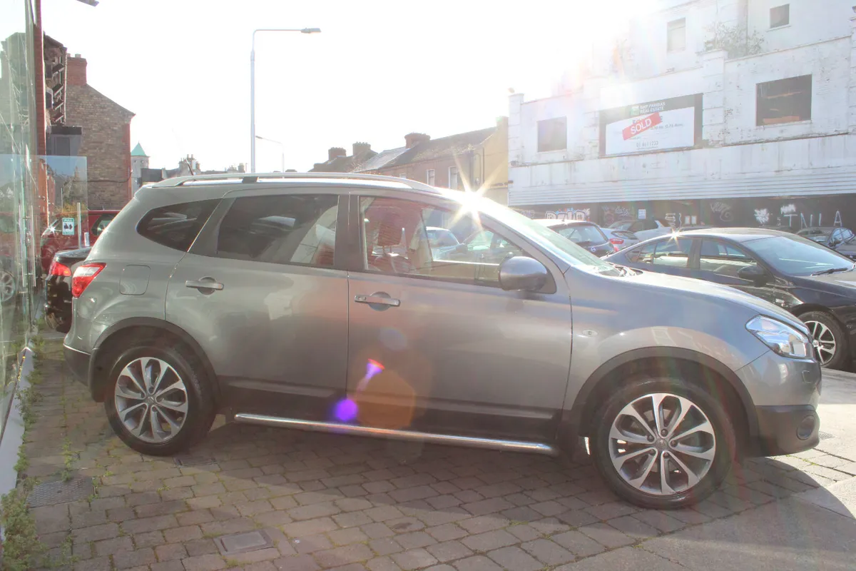 Nissan Qashqai+2 2.0 TEKNA 2011 - Image 3
