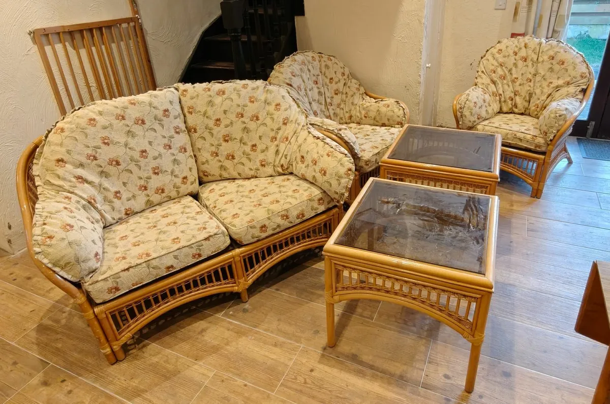 Sofa suite - free - Image 1