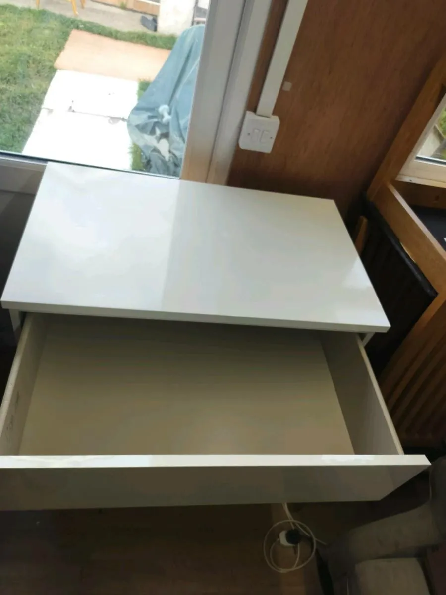 Chest of 4 drawers - Image 2