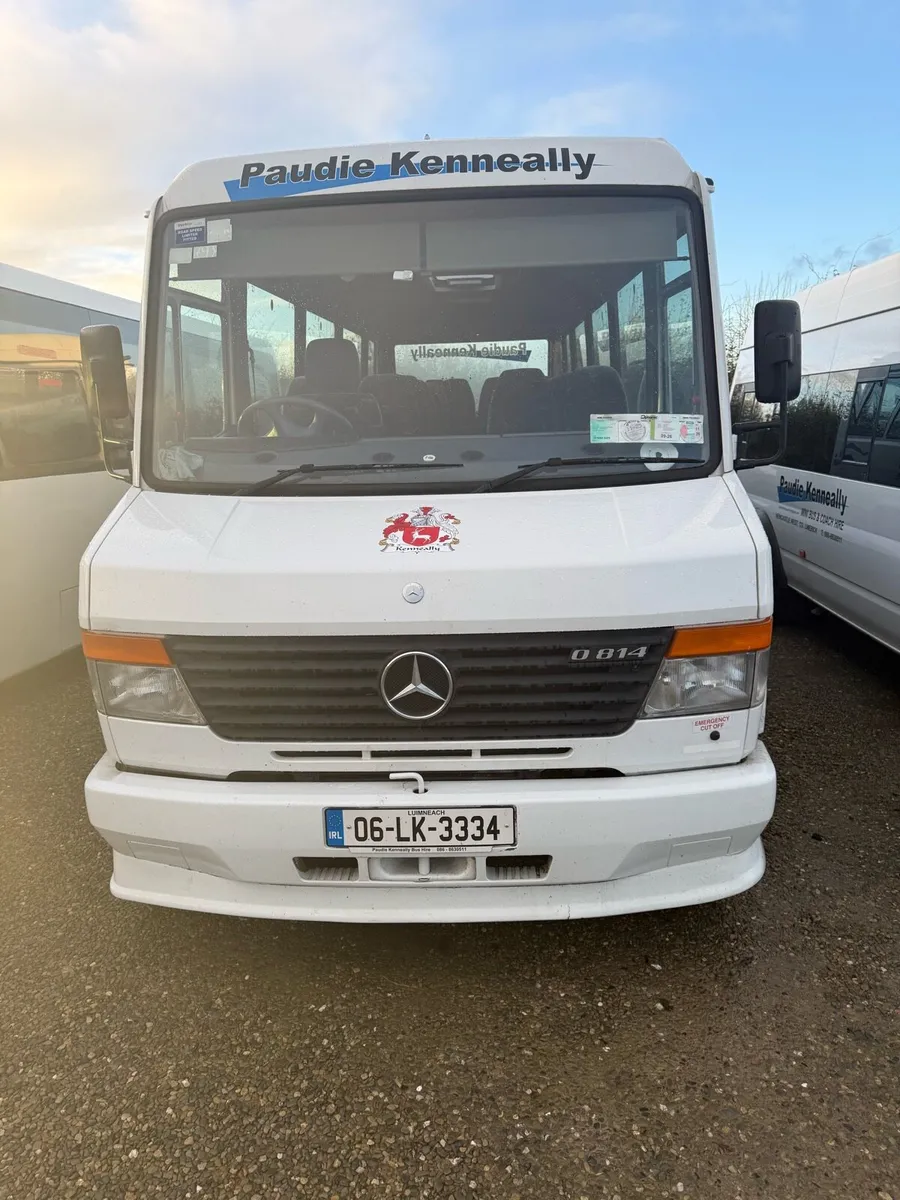 Buses & coaches - Image 1