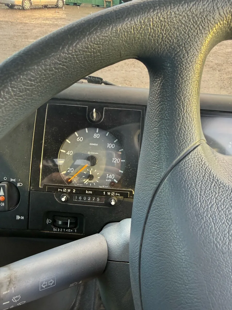 Buses & coaches - Image 2