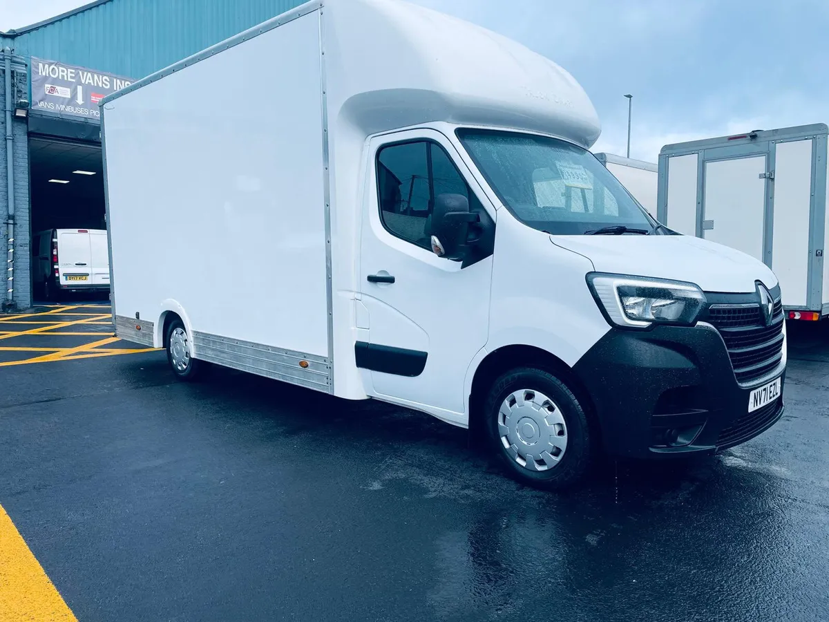 2021/71 RENAULT MASTER 2.3DCI BARN DOORS - Image 1