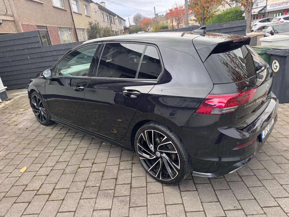 211d  Volkswagen Golf 2.0 TDI  R Line Automatic - Image 2