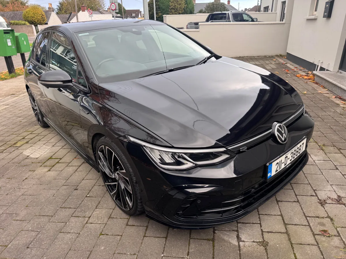 211d  Volkswagen Golf 2.0 TDI  R Line Automatic - Image 1