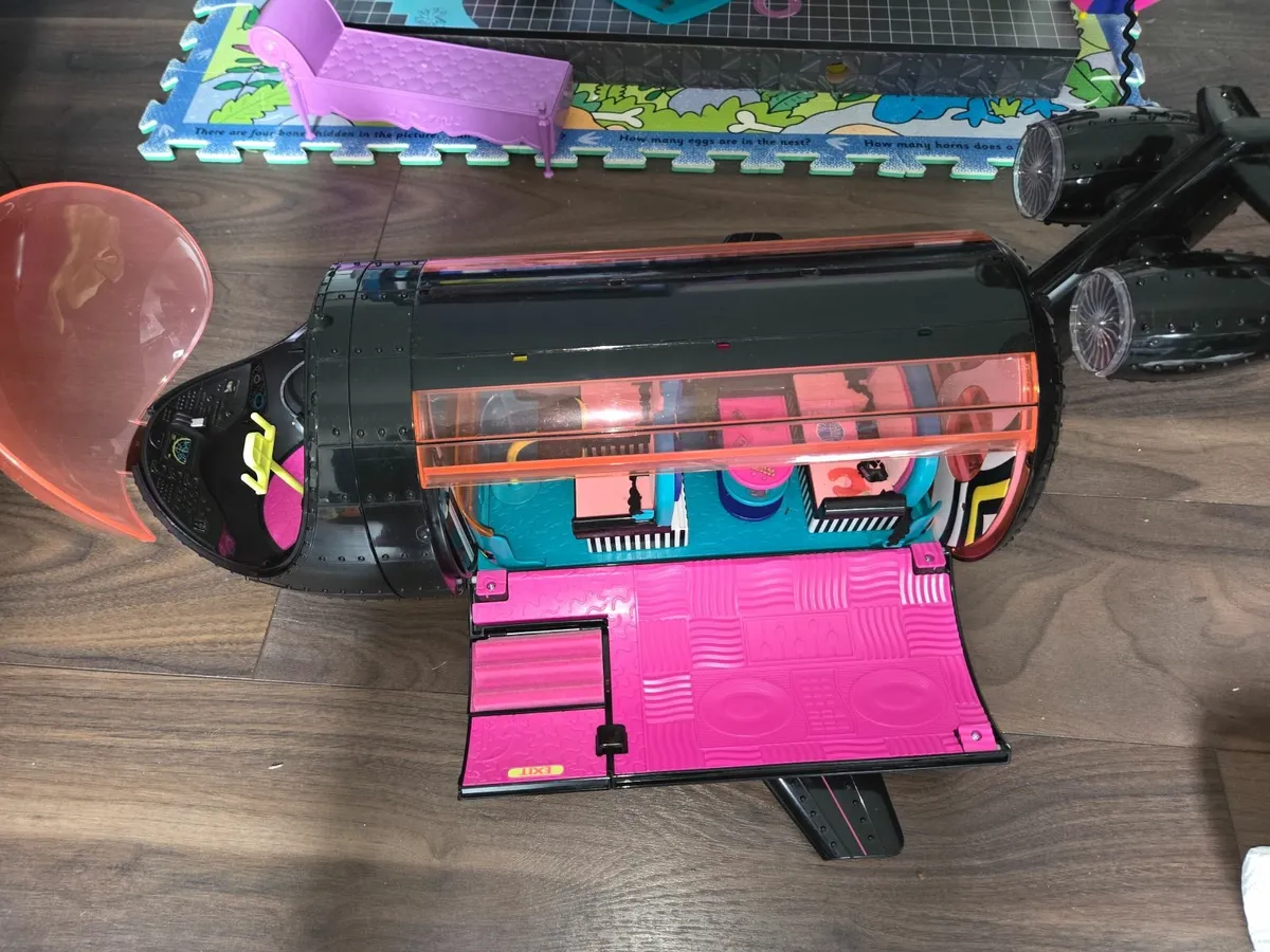 OMG Dolls, House, Aeroplane and Car - Image 4