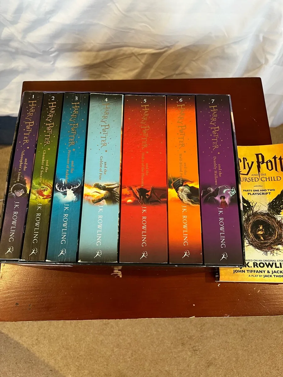 Full set of Harry Potter Books - Image 1