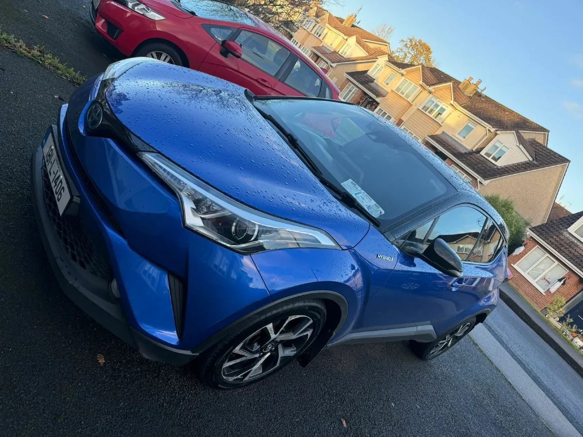 Toyota C-HR 2018 - Image 2