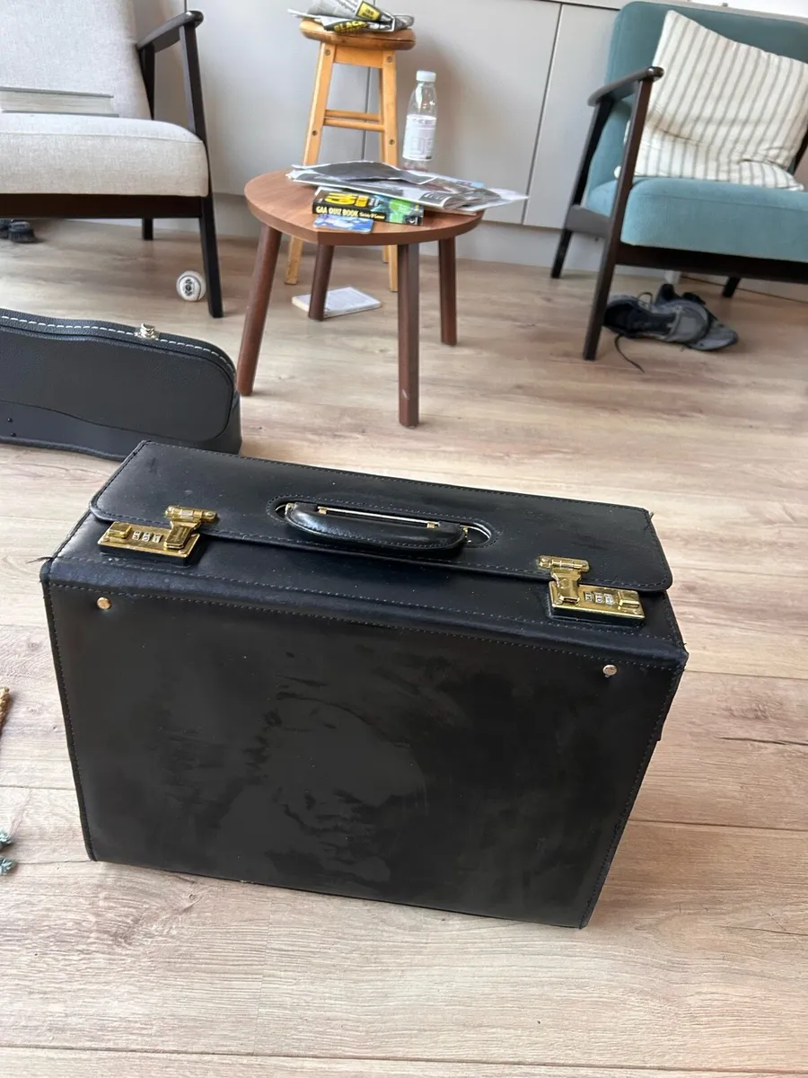 Top loading leather briefcase - Image 2