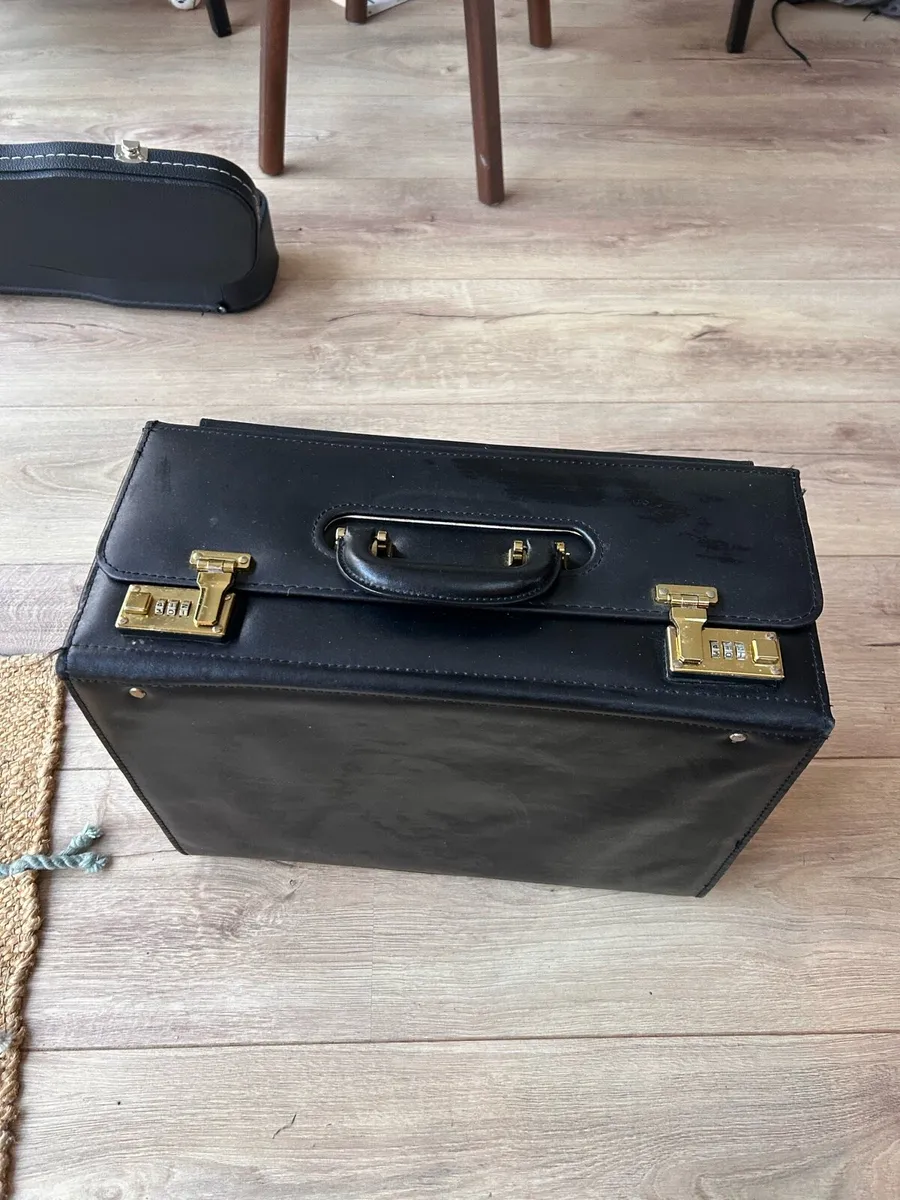 Top loading leather briefcase - Image 3
