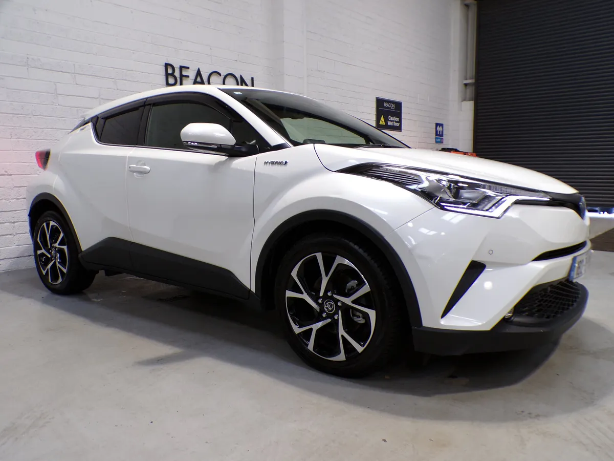 2018*YES ONLY 6,000 MILES*HYBRID SPORT TOYOTA C-HR - Image 3