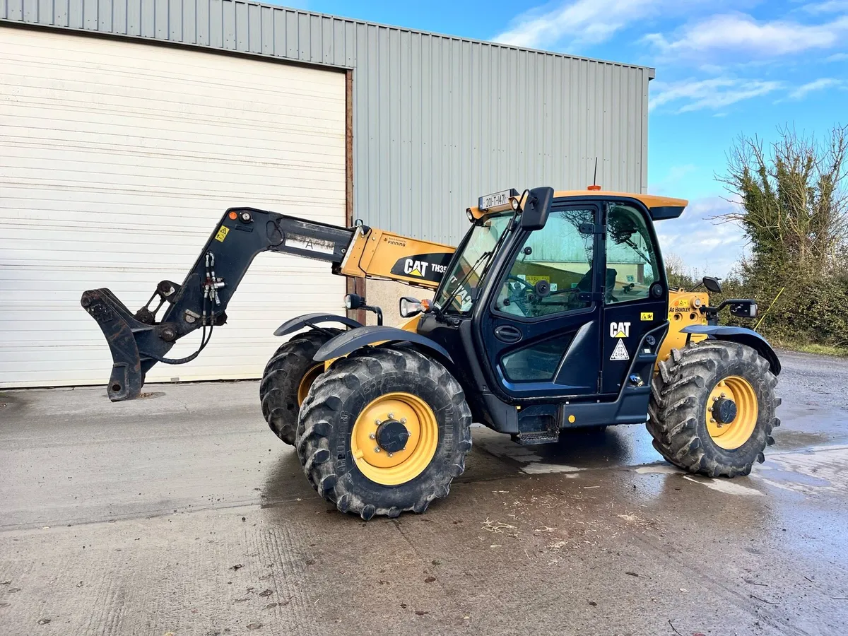 Caterpillar TH357D Telehandler - Image 1