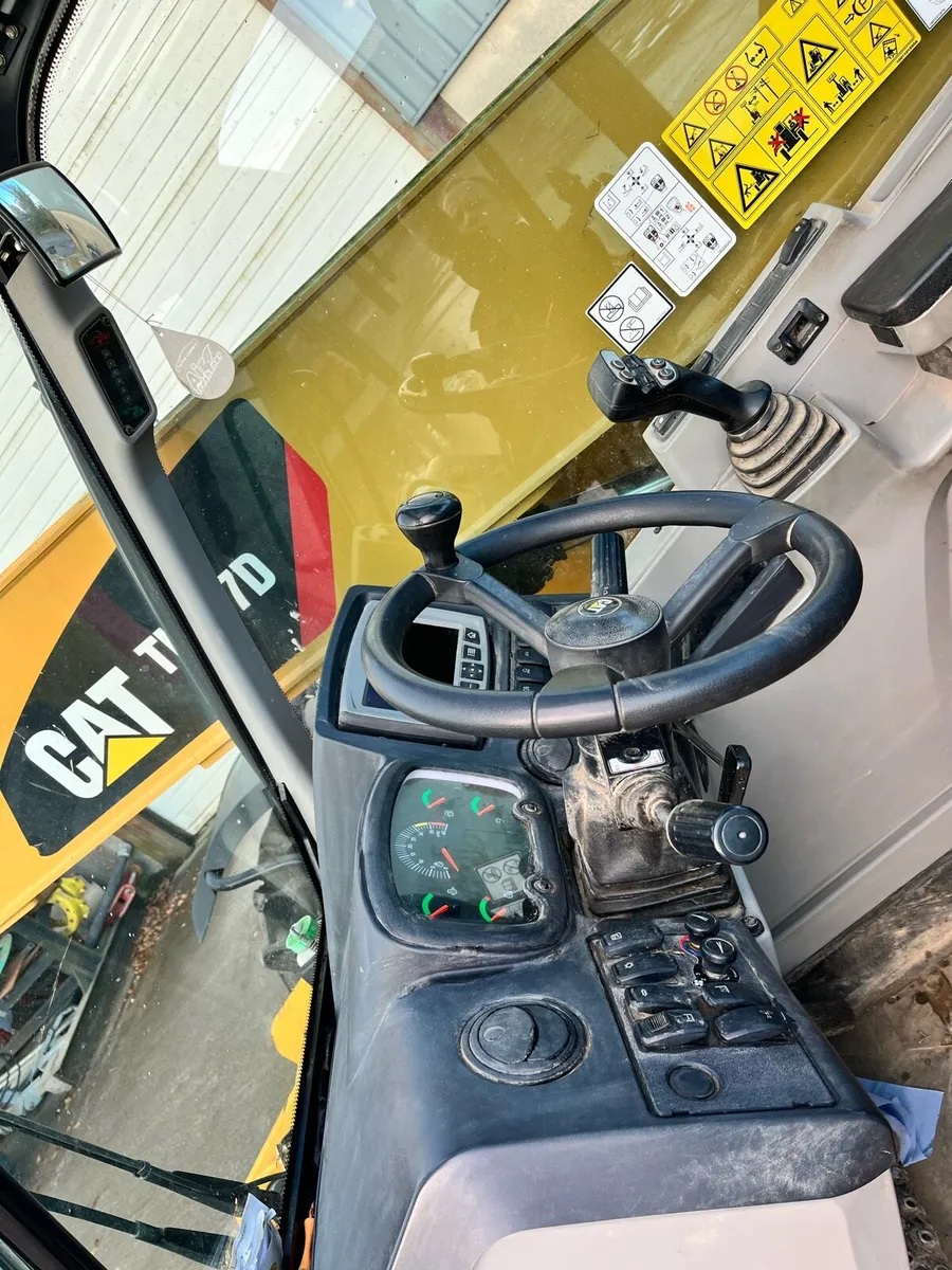 Caterpillar TH357D Telehandler - Image 4
