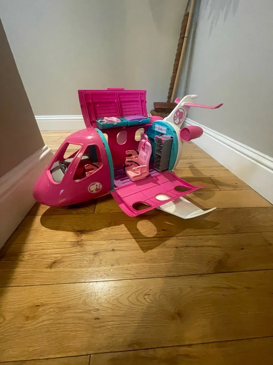 Barbie Dream House, Barbie plane and Barbie Camper - Image 3