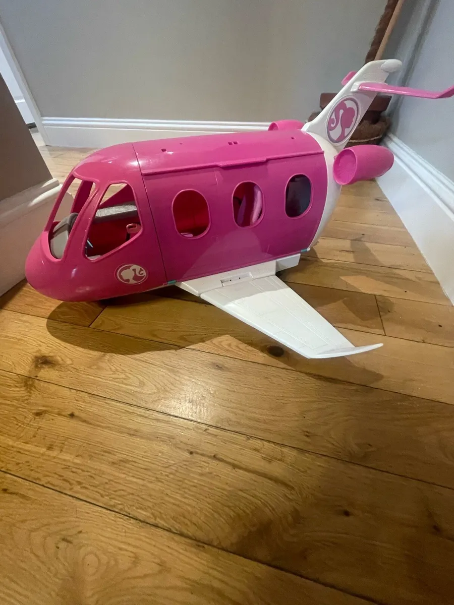 Barbie Dream House, Barbie plane and Barbie Camper - Image 4