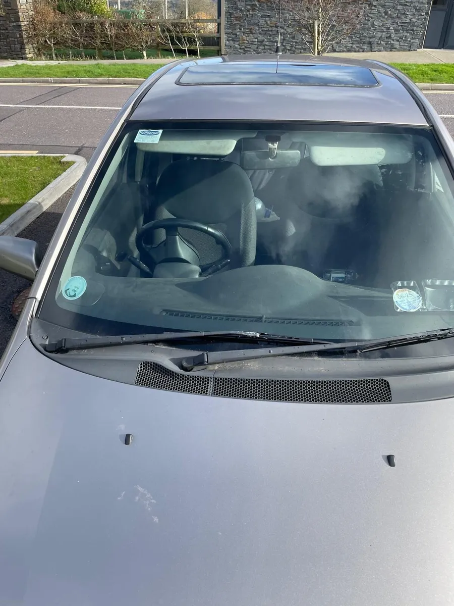 Toyota Yaris 2005 - Image 4