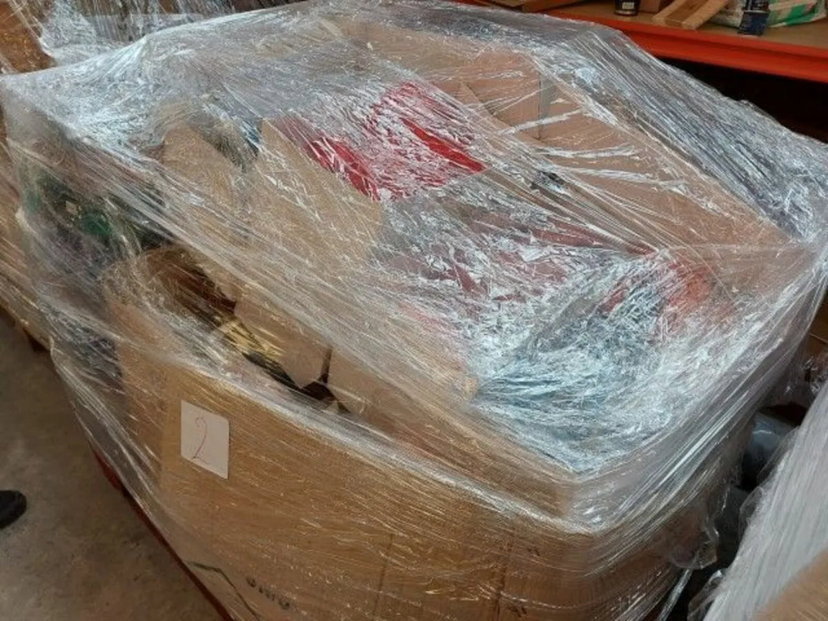 Online Auction Of A Pallet Of Fascinators & More! - Image 2