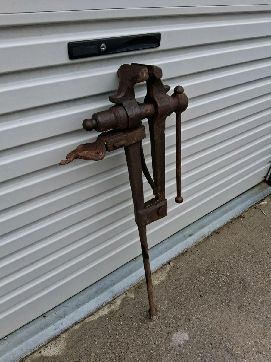 Blacksmiths vice - Image 2