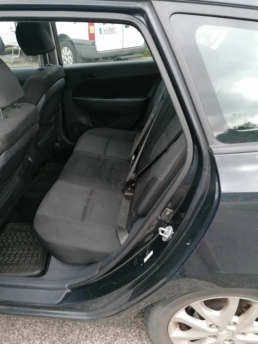 Hyundai i30 2010 - Image 2