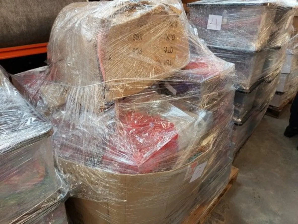 Online Auction Of A Pallet Of Fascinators & More! - Image 2