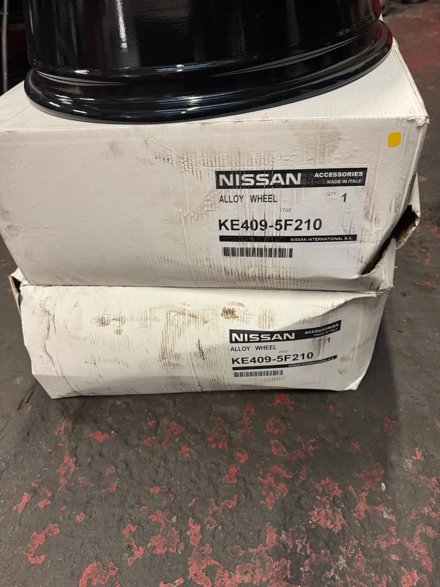 Nissan Genuine 4x 17’alloys - Image 3