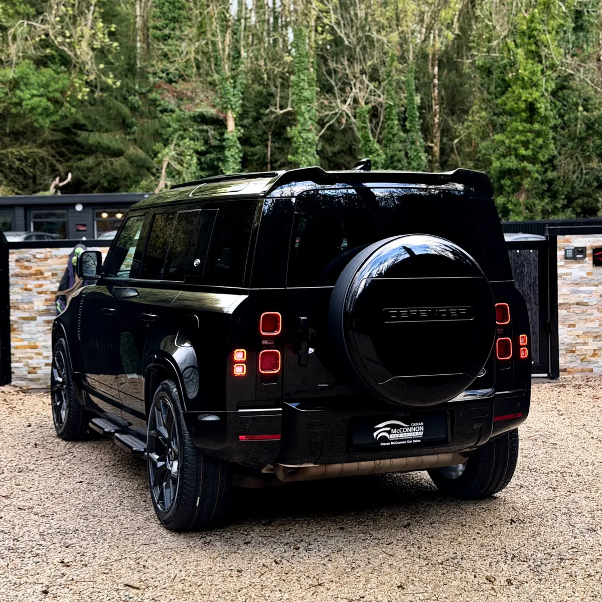 2021 (212) Land Rover Defender XS EDITION P400E 40 - Image 4