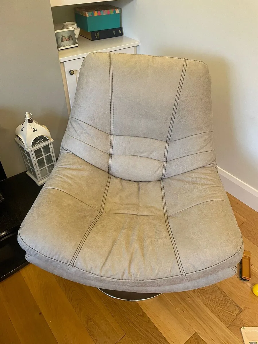 Swivel armchairs - Image 1