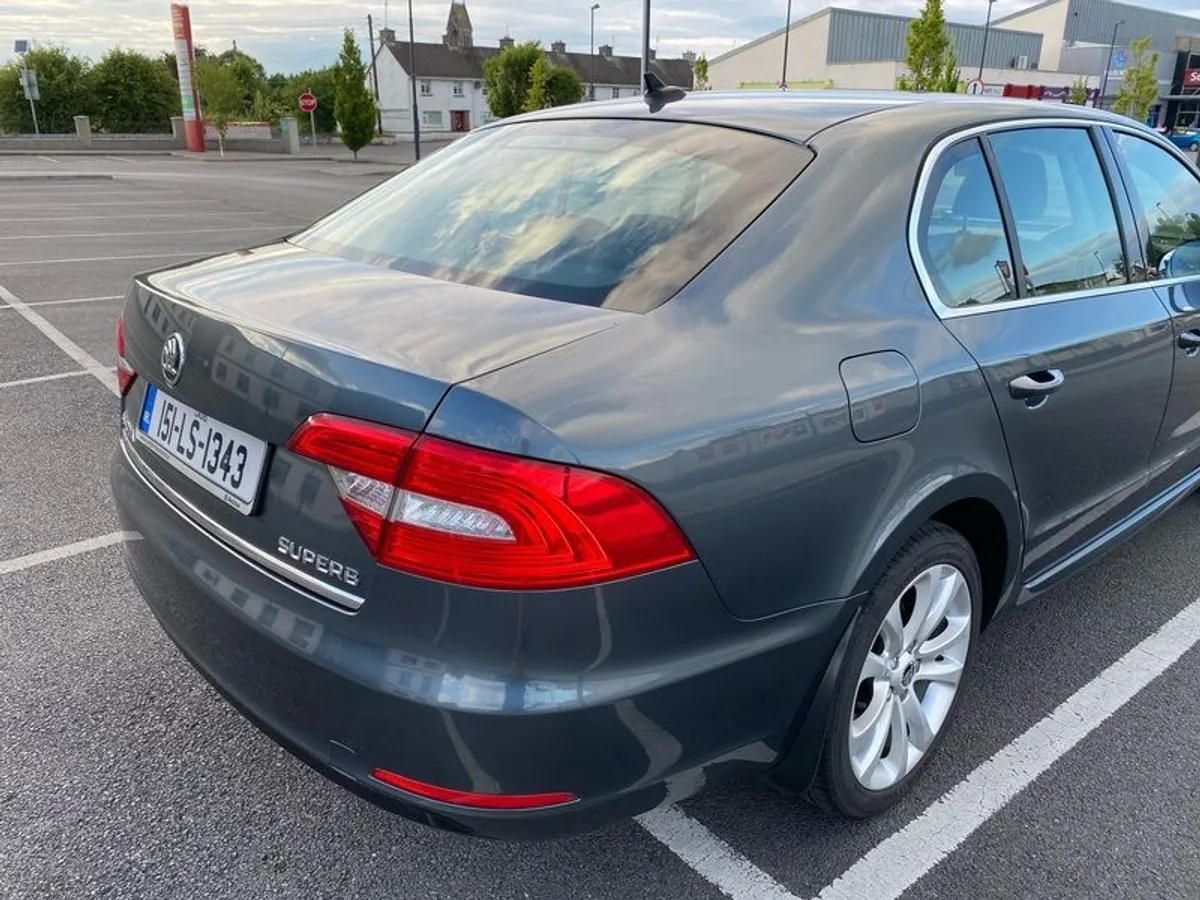 2015 Skoda Superb - Image 2