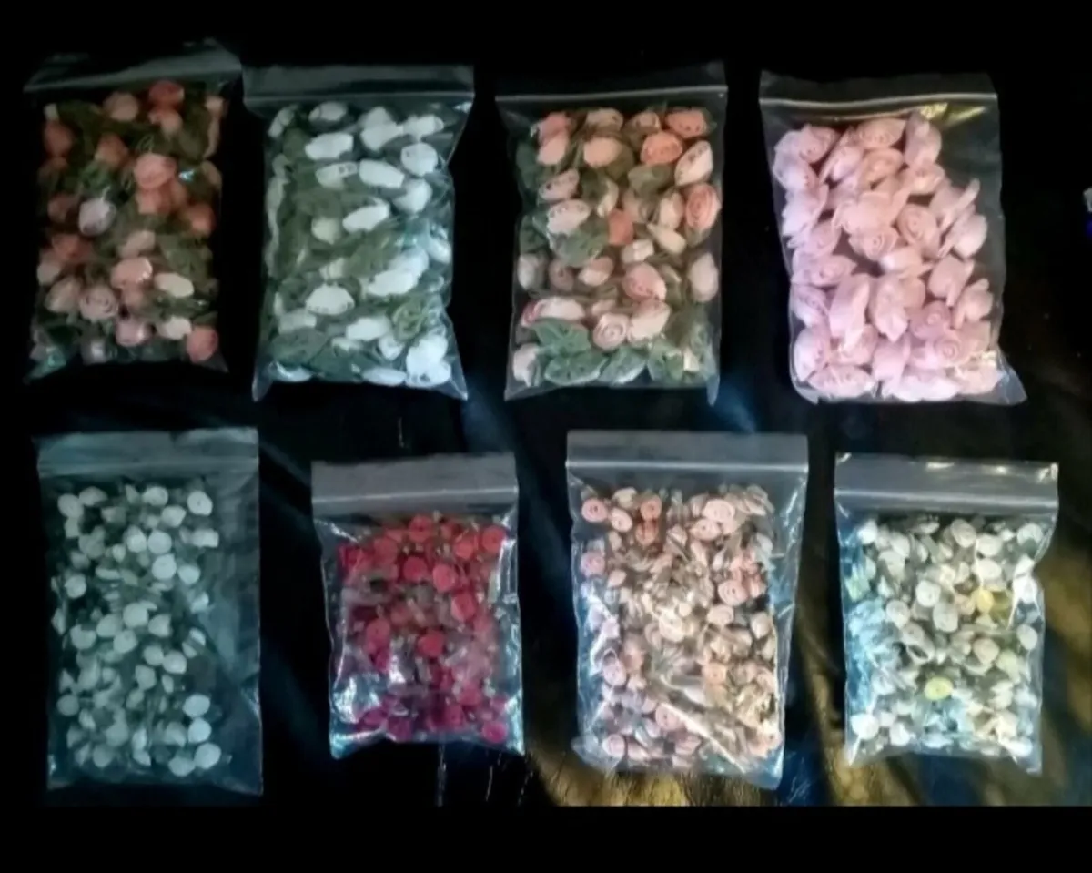 Joblot Flowers for Dressmaking Crafts Etc - Image 1