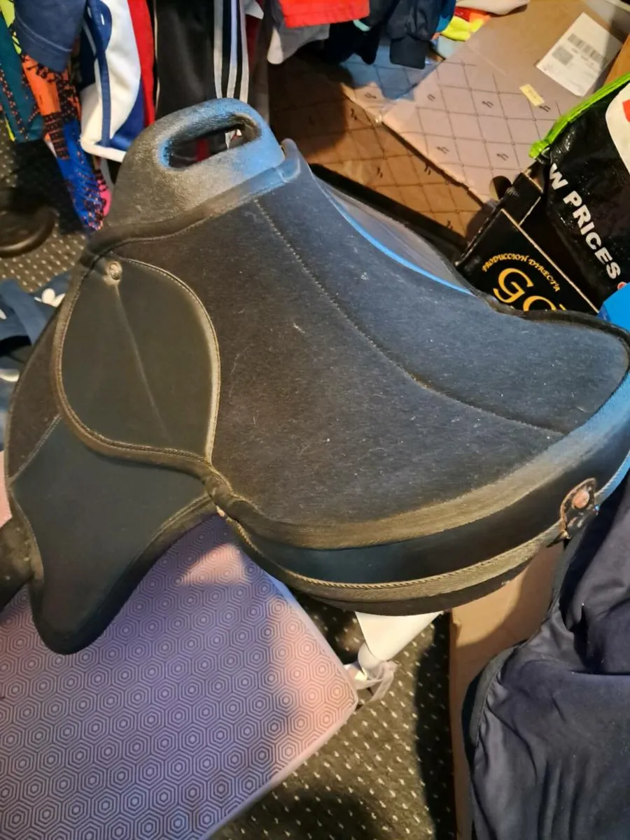 Cube saddle - Image 1