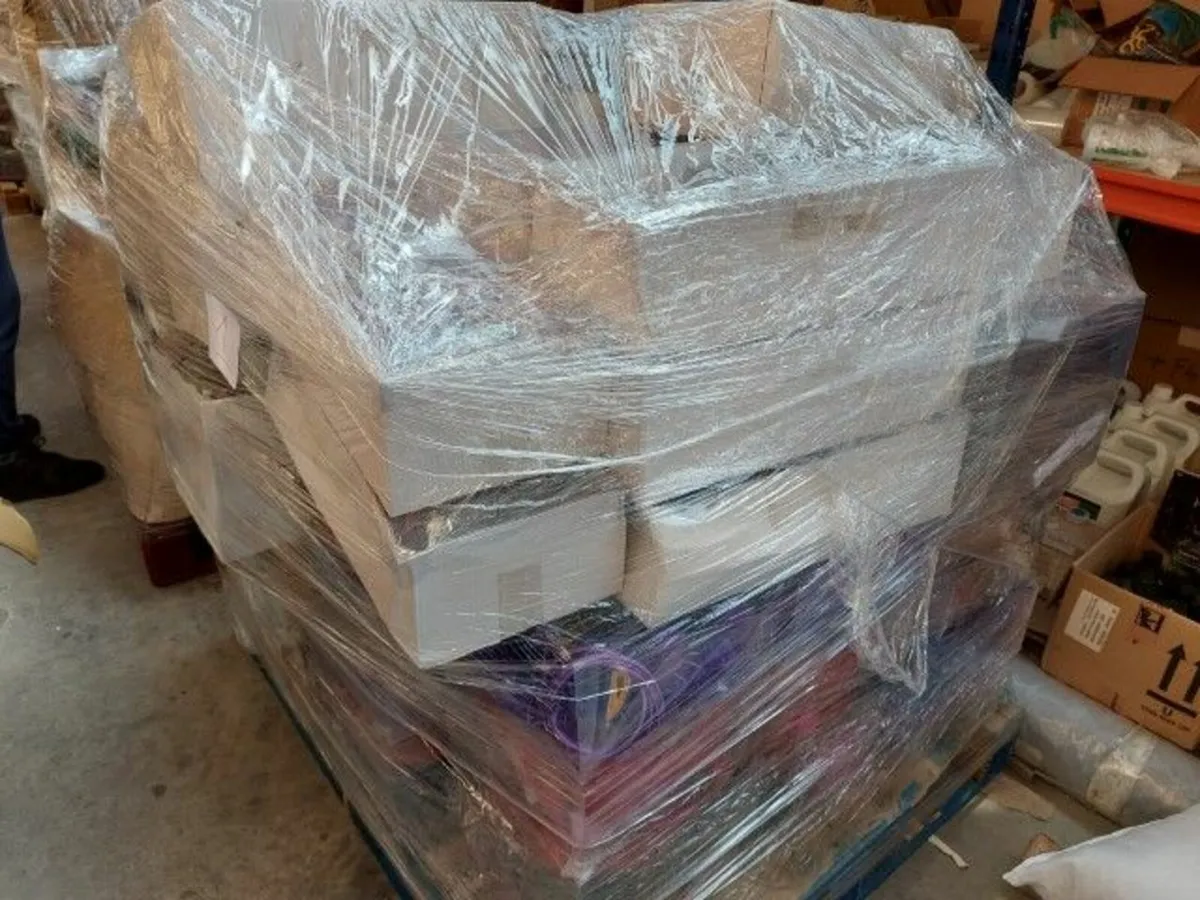 Online Auction Of A Pallet Of Fascinators & More! - Image 2