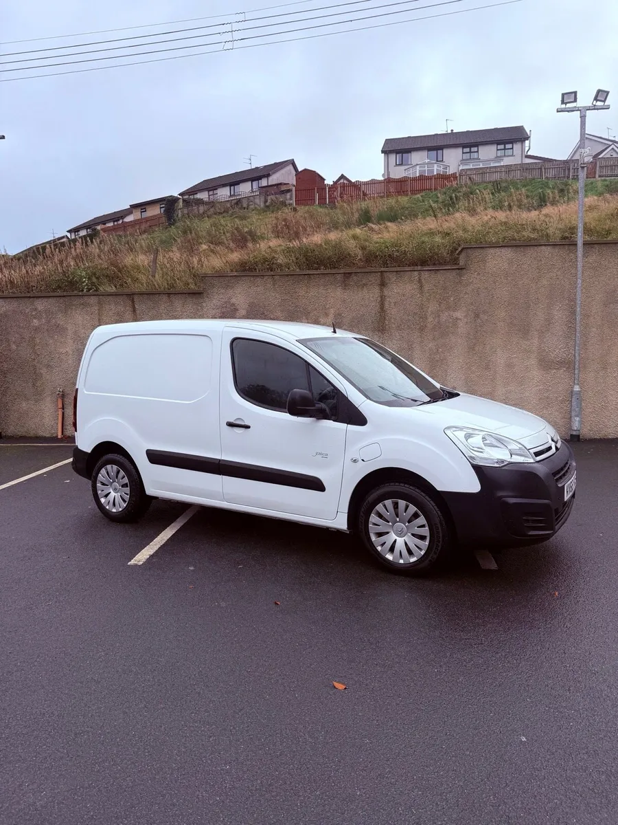CITROEN BERLINGO 635 lX ELECTRIC AUTOMATIC - Image 1