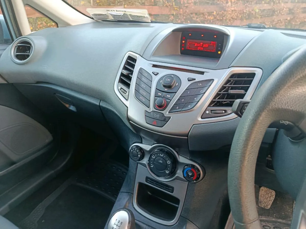 Ford fiesta 2010 NCT 09/26 tax 09/26 - Image 4