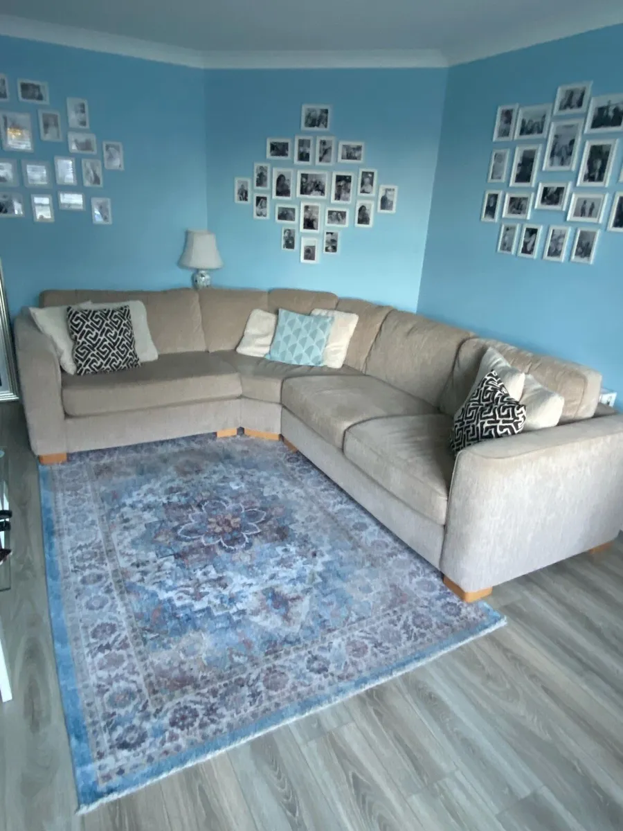 Corner sofa - Image 1