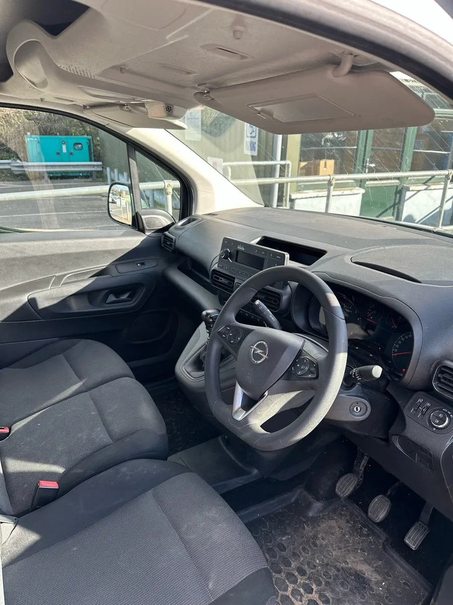 2022 Opel Combo sportivo - Image 3