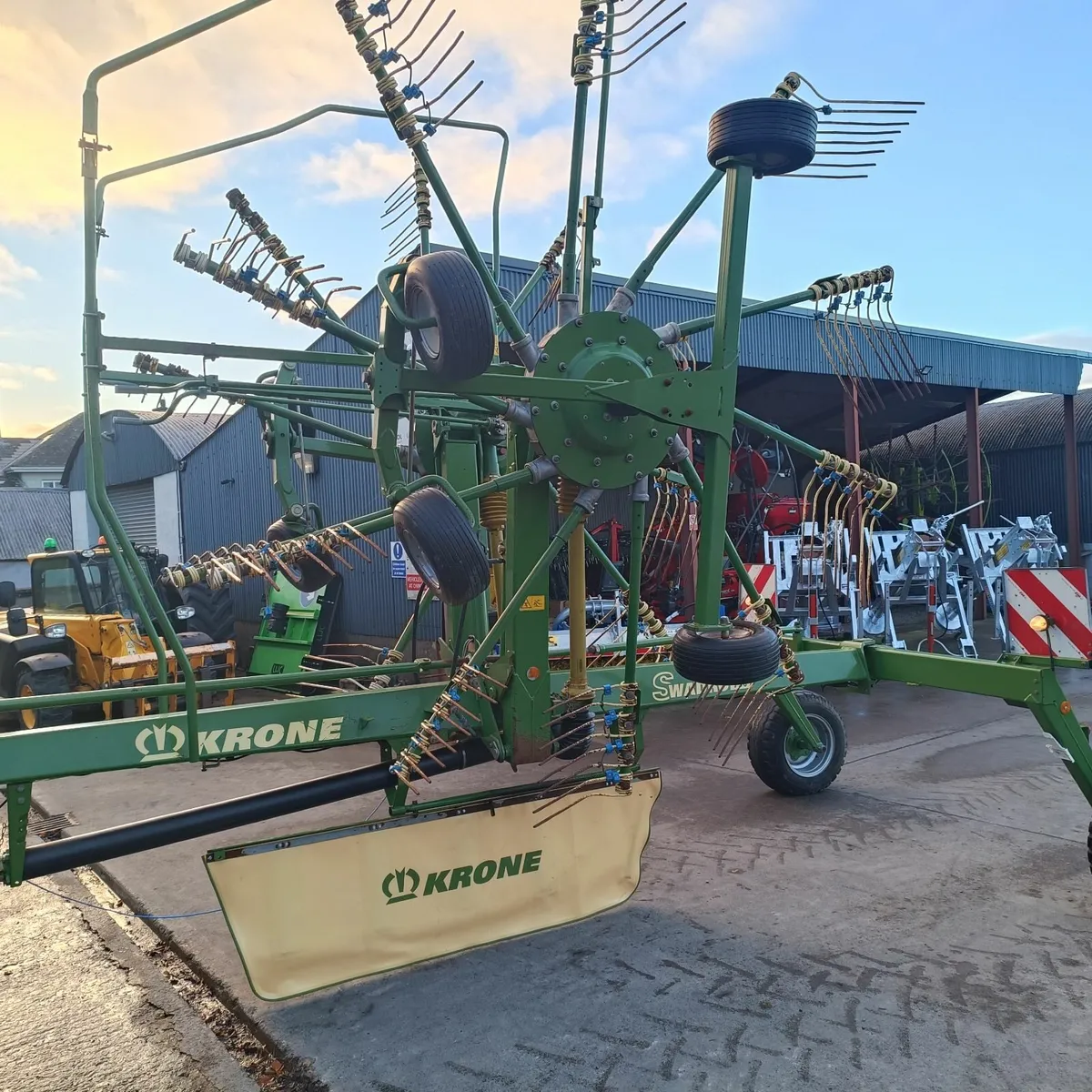 Krone Swadro 700 Rake (23ft) - Image 1