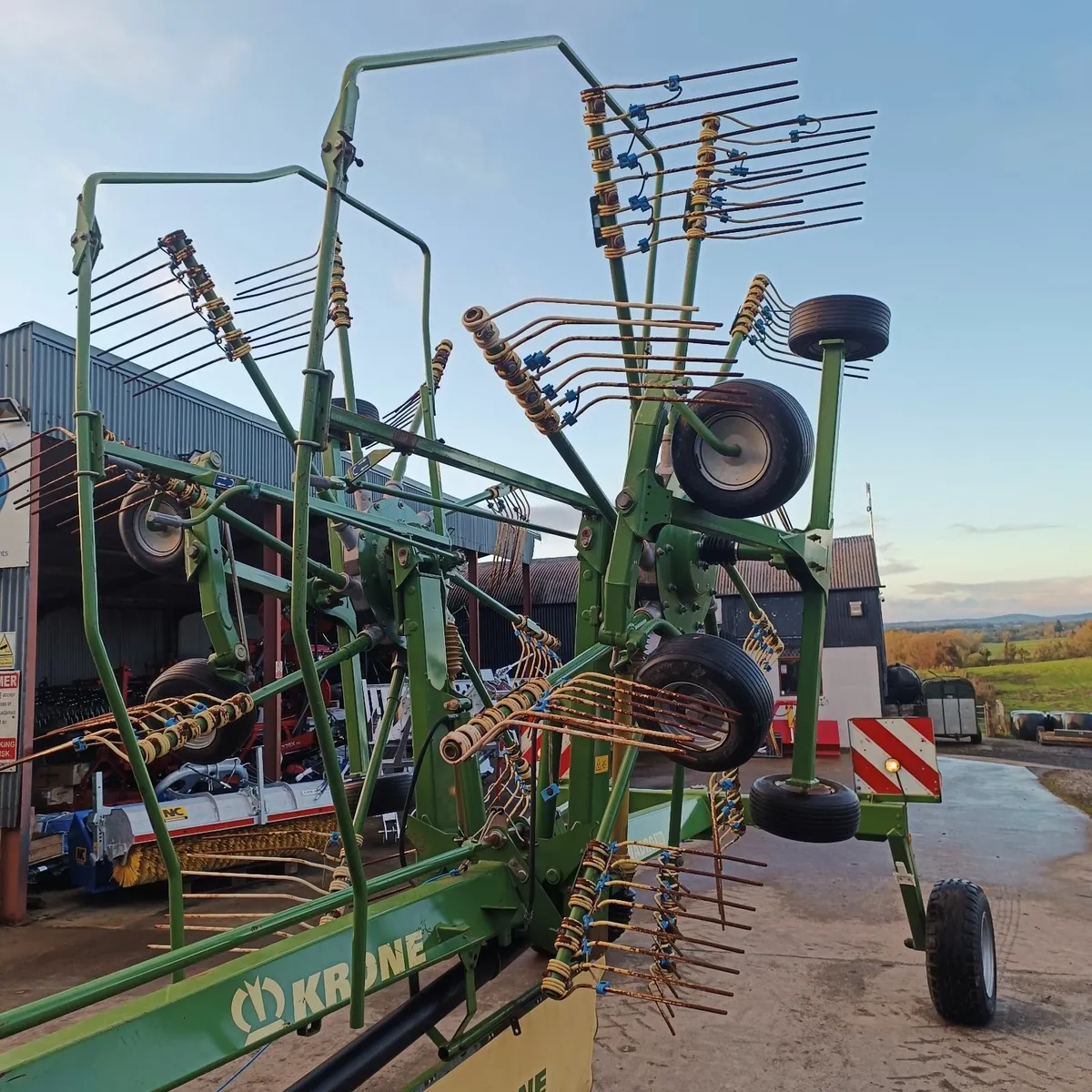 Krone Swadro 700 Rake (23ft) - Image 3