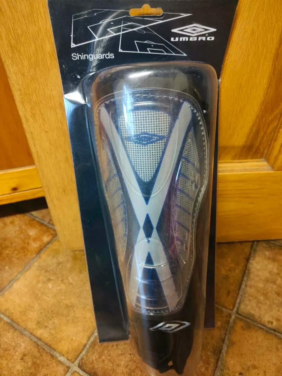 Umbro shinguards - Image 1