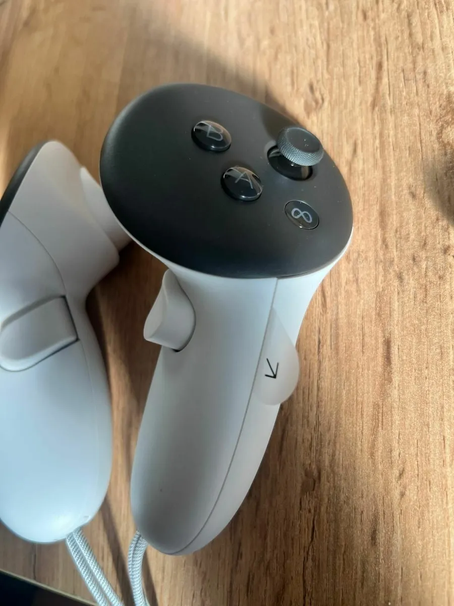 Meta Quest 3 (512GB, 4K) - Like New, Hardly Used - Image 3