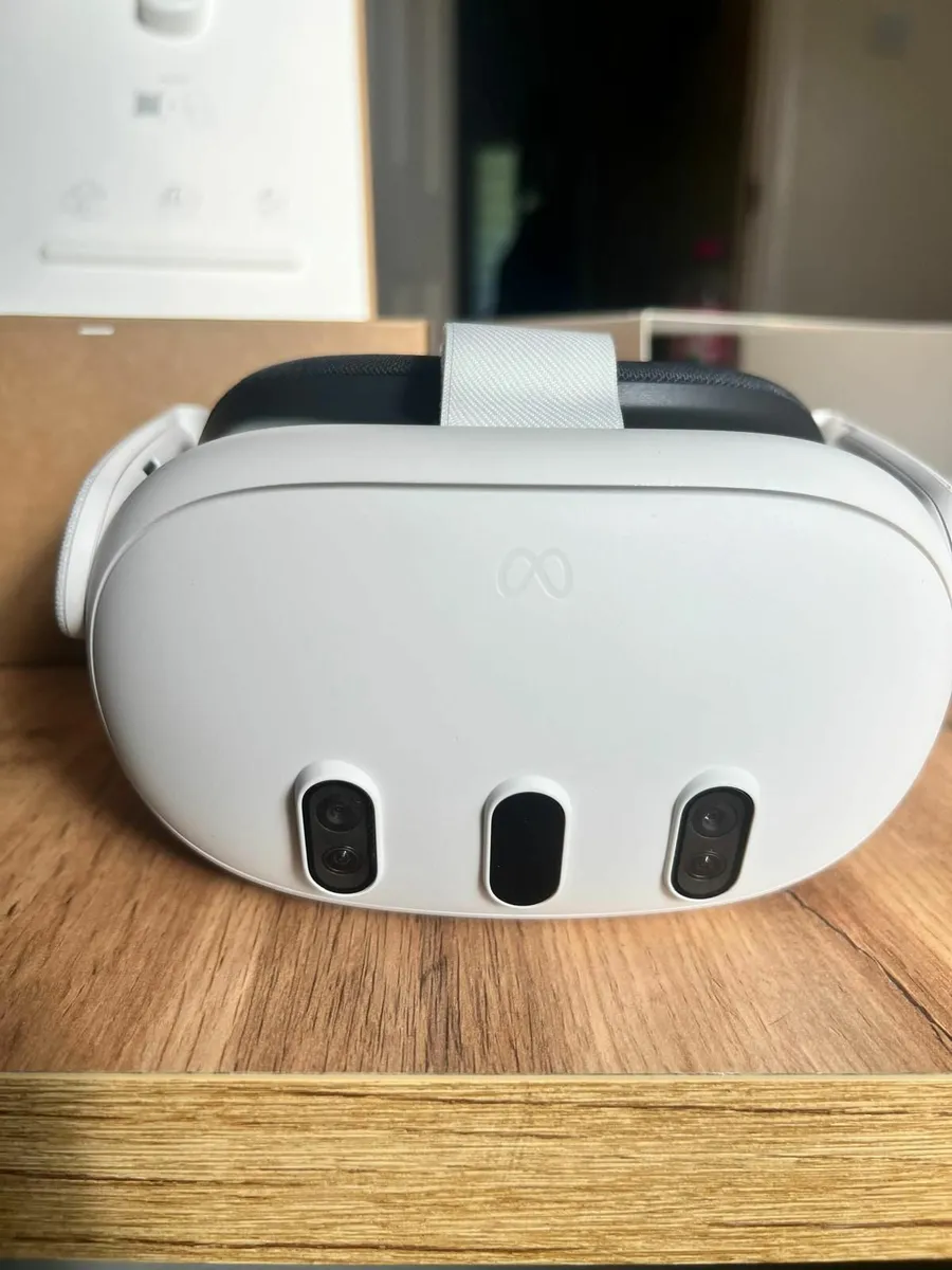 Meta Quest 3 (512GB, 4K) - Like New, Hardly Used - Image 1