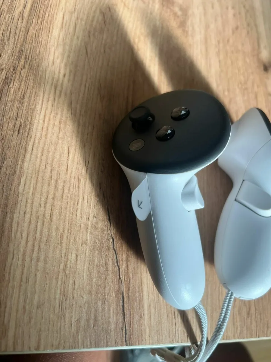 Meta Quest 3 (512GB, 4K) - Like New, Hardly Used - Image 4